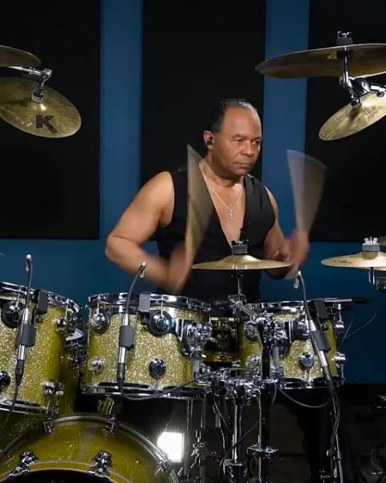 Видео от Барабанщики «FunkyDrummer»