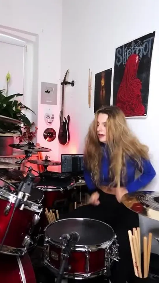 Видео от Барабанщики «FunkyDrummer»