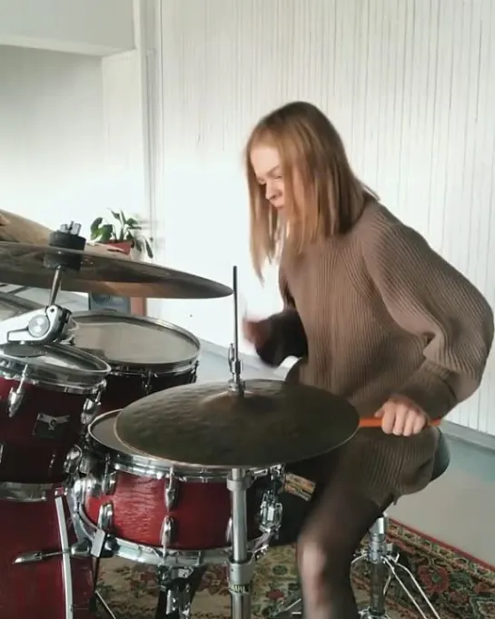 Видео от Барабанщики «FunkyDrummer»