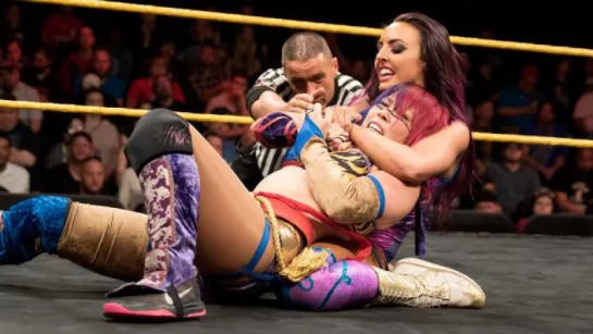 Asuka vs. Peyton Royce