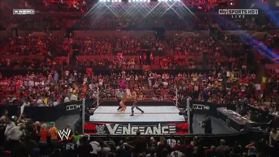 Beth Phoenix vs Eve Torres (WWE Vengeance 2011)