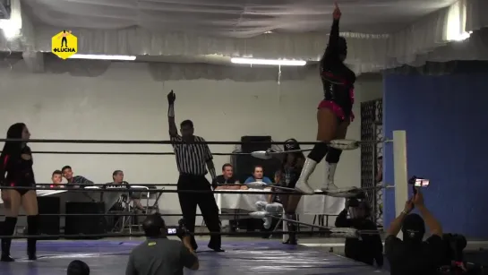 Lady Apache  Lady Sensacion vs Fuerza Guerrera  Stephanie Baker