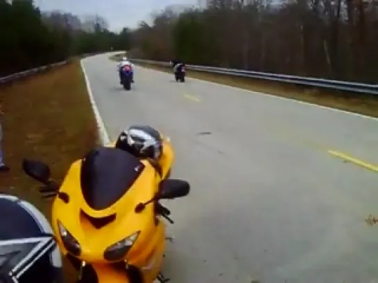 Suzuki GSX R600 vs Honda CBR 600 RR