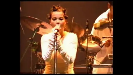 Bjork - One Day LIVE 1994 Vessel