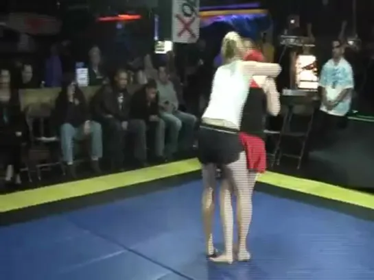 Women's wrestling on public 5