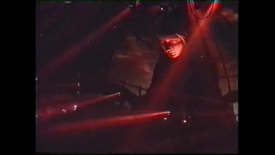 Mylene Farmer - 01 - "Mylenium" - Mylenium tour - Любительская запись - Paris Bercy - 26.09.1999