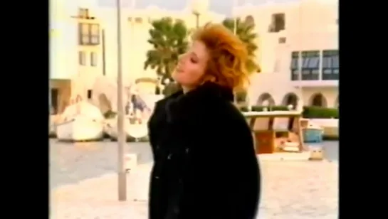 Mylene Farmer - "Maman a tort" - TV - "Bleu Nuit" - "RTL" - 27.12.1986