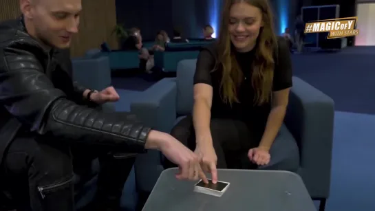 Holland Roden (Lydia from Teen Wolf) performs magic! - YouTube