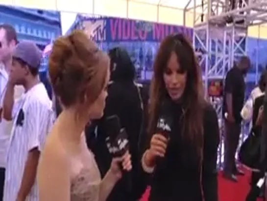 VMA 2012: Red Carpet Report With Holland Roden - Charity Shea