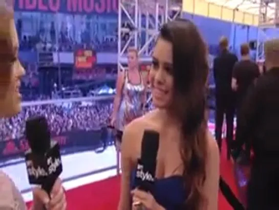 VMA 2012: Red Carpet Report With Holland Roden - Alex Frnka