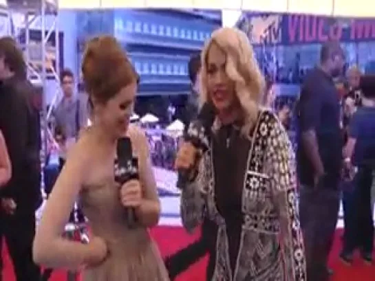 VMA 2012: Red Carpet Report With Holland Roden - Rita Ora