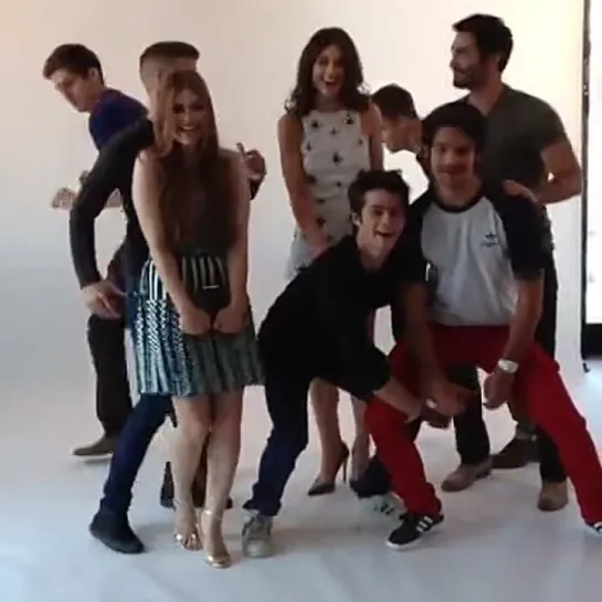 Teen Wolf cast posing for Entertainment Weekly