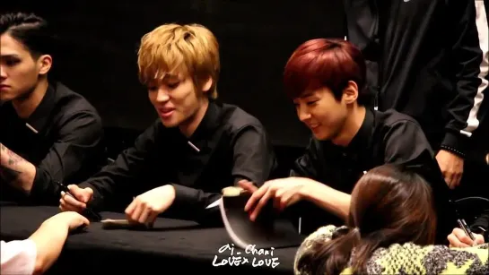 [141010] Chunji & Niel cutely talking with fans @ Yongsan Fansigning