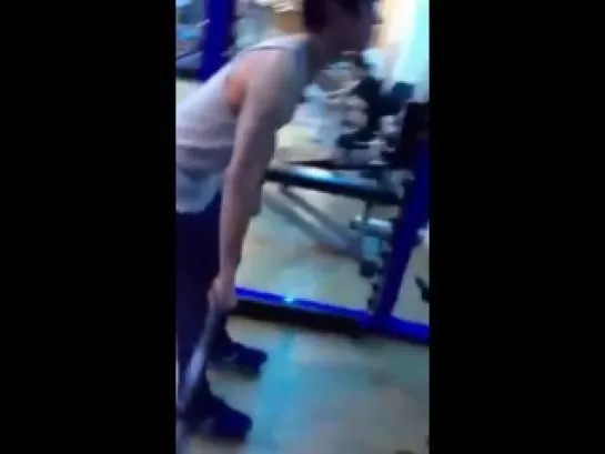 [130605] L Joe Working Out in gym