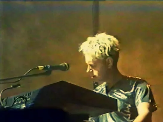 1998-09-15 - Live In Prague (Cut HQ)