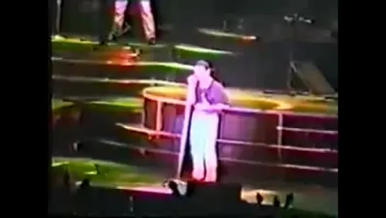 Depeche Mode - Everything Counts (live in Frankfurt 1990)