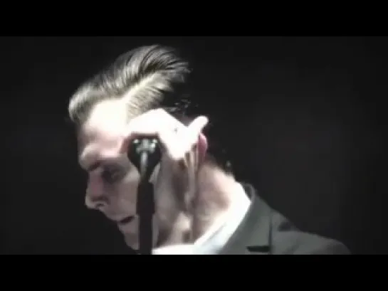 HURTS - Illuminated (Live Version)