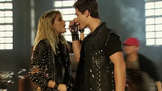 Valentina Zenere, Michael Ronda - Solos (Sueño videoclip)  | Soy Luna - Modo Amar