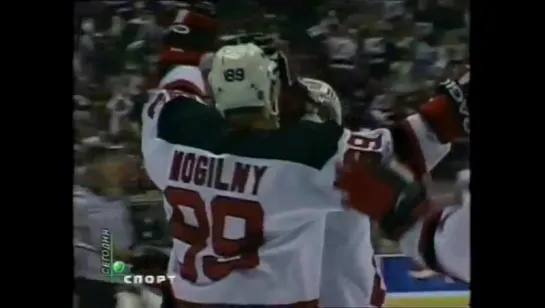 Alex Mogilny wins game 6 against Flyers for Devils (2000) / Шайба Могильного с передачи Брылина в финале конференции