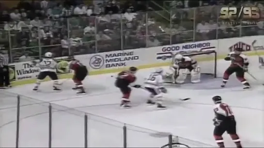 Alexander Mogilny - 76 Goal Season. <480P> / Александр Могильный 76 шайб в сезоне 1992-93