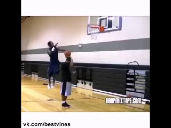 AMAZING dunk