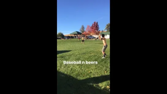 Dylan O'Brien playing baseball 18.11.17