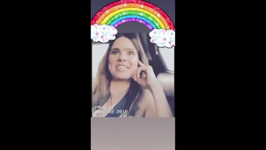 @shelleyhennig cantando Cardi B nos IG stories