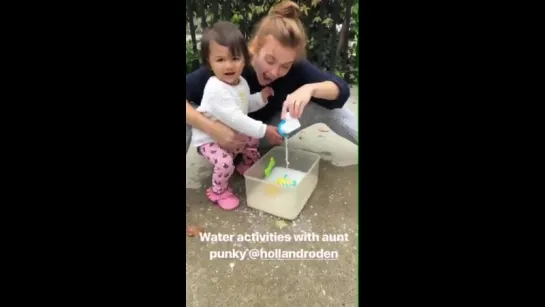 Holland with her bestfriends daughter Amelie @hollandroden