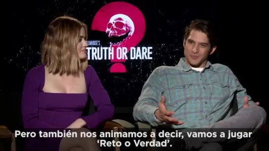 Lucy Hale y Tyler Posey Bailan #DameTuCosita y Hablan Español en Truth or Dare!