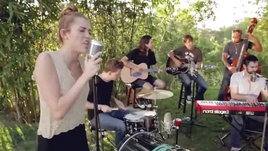 Miley Cyrus - JOLENE (cover) The Backyard Sessions • 24-12-2012