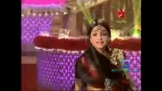 Khushi Kumari Gupta (Sanaya Irani)- Dancing to Bahara at Star Parivaar Ka Tyohar