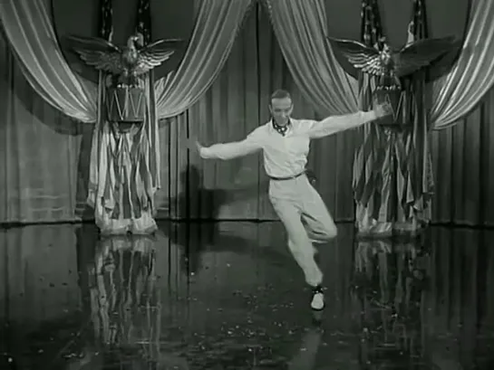 Фред Астер/Fred Astaire - танец с петардами из фильма "Праздничная гостиница" (1942)