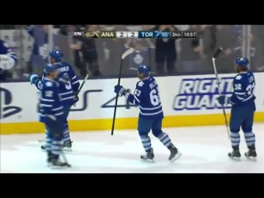 Dion Phaneuf beats Jonas Hiller