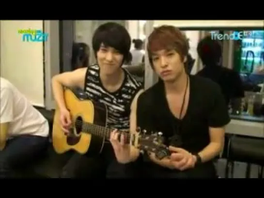 CUT► Simon D & Чонхён(CNBlue) - Shape of my heart+I'll be missing you @TV Trendy - The Muzit 07.08.2010