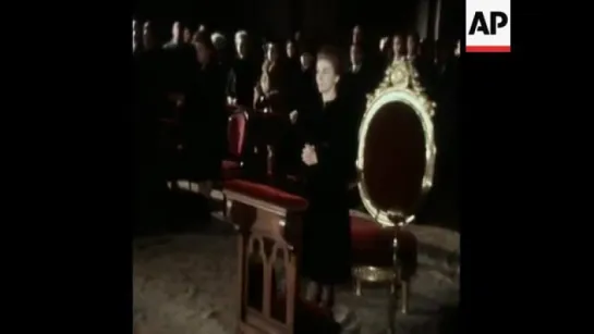 Isabel Perón attends mass for the late Eva Perón