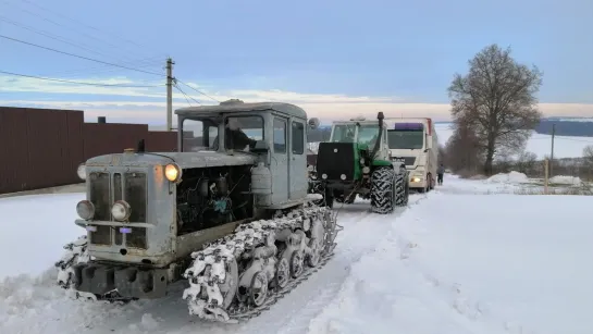 ХТЗ Т-74 и Т-150К. В одной упряжке на скользкой дороге. #хтз #т74 #т150к 👍🏻