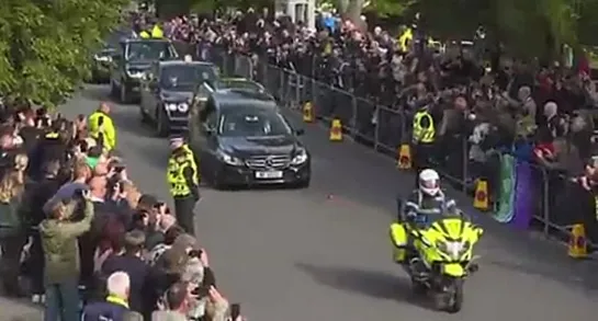 Queen Elizabeth’s coffin has arrived in the small town of Ballater -