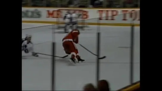 Throwback  Rookie Sergei Fedorov Scores a Beauty @ Tor - 11⁄17⁄90 / Шайба Федорова в дебютном сезоне