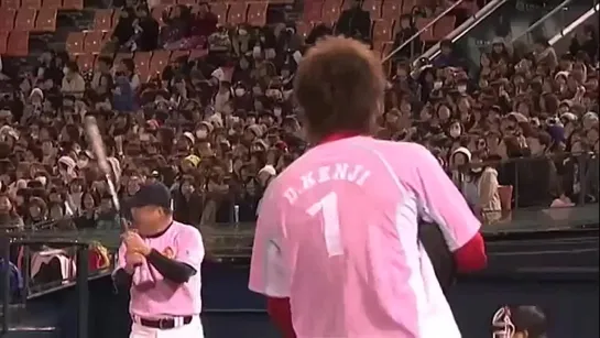 [jrokku] (VS) Kyan Yutaka & Darvish Kenji (Golden Bomber) - Baseball tournament at Yokohama Stadium (13.11.2014) [3]