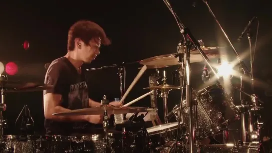 [jrokku] THE BACK HORN - Biribazu (из live DVD KYO-MEI Tour - Akatsuki no Fanfare)