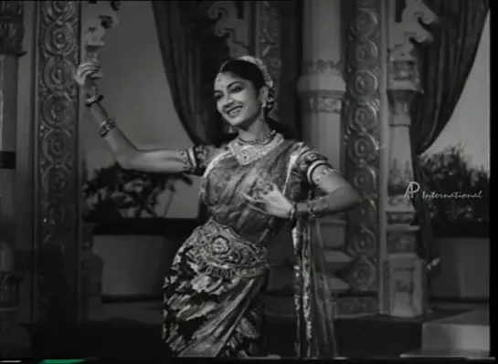 Sindhai Arinthuvaadi - Sri Valli (1945)