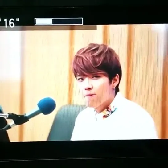 140318 Ухён бессовестно соблазняет фанатов на Cultwo Show Radio