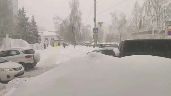 месте со всем городом в пробках стоят скорые, а это может привести к беде.