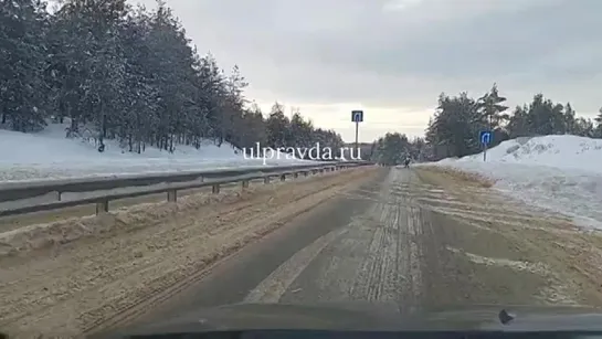 На трассе Ульяновск – Сызрань у фуры опрокинулся прицеп