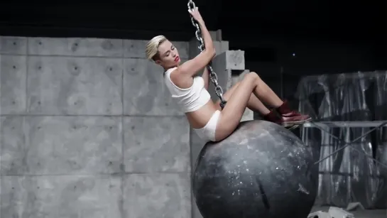 Miley Cyrus - Wrecking Ball (2013)