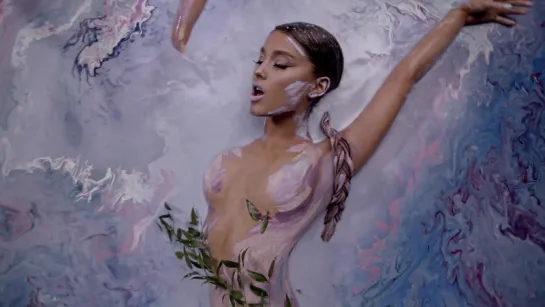 Премьера клипа! Ariana Grande - God is a woman (14.07.2018)