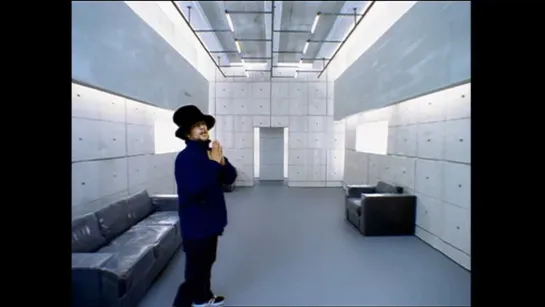 Jamiroquai - Virtual Insanity (1996) (русские субтитры)