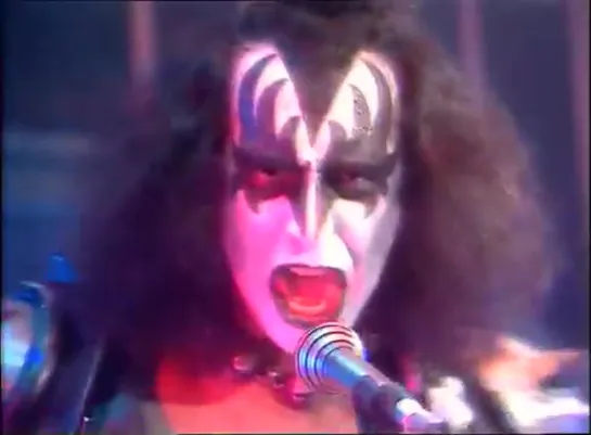 KISS - I Love it Loud (1982)