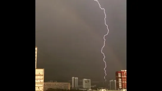 Радуга и удар молнии в Москве, 2.05.2018