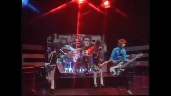 The Clash - Tommy Gun